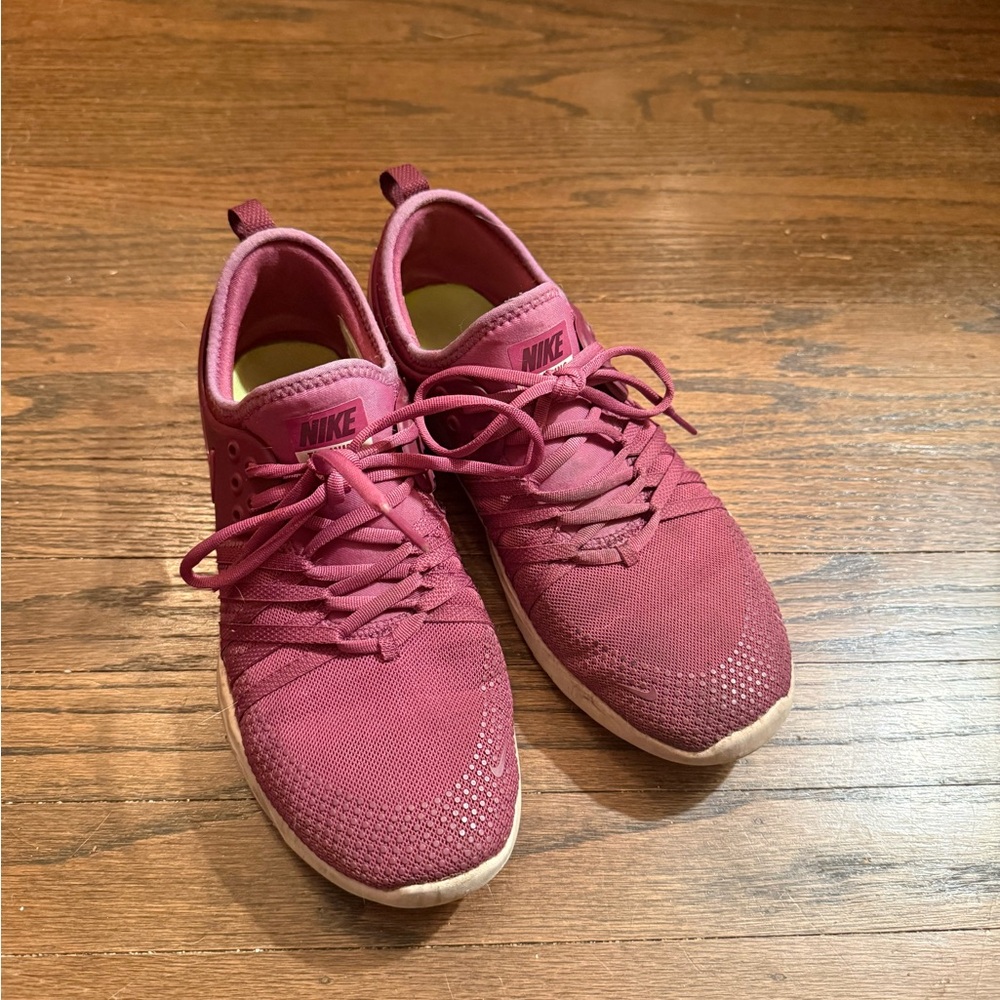 Nike Women's Maroon Athletic Shoes